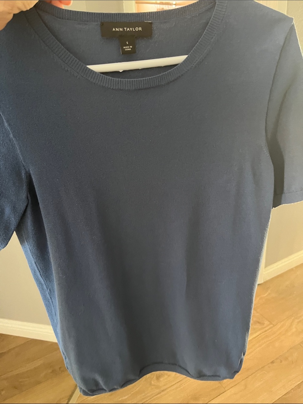 Ann Taylor Size small Navy Crewneck Short-Sleeve sweater tee